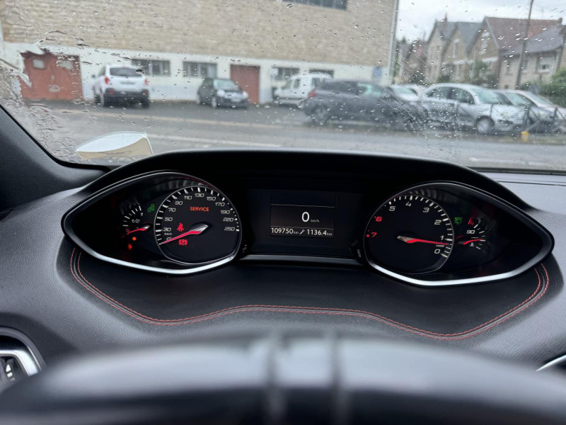 Photo 34 de l'offre de PEUGEOT 308 SW 1.2I PURETECH S&S - 130 GT LINE GPS   CAMERA AR à 11990€ chez Triplo auto