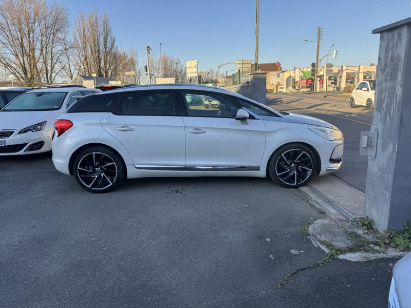 Photo 6 de l'offre de DS DS 5 2.0 HDI FAP - 160 SPORT CHIC GPS   CLIM   TOIT PANORAMIQUE à 7990€ chez Triplo auto