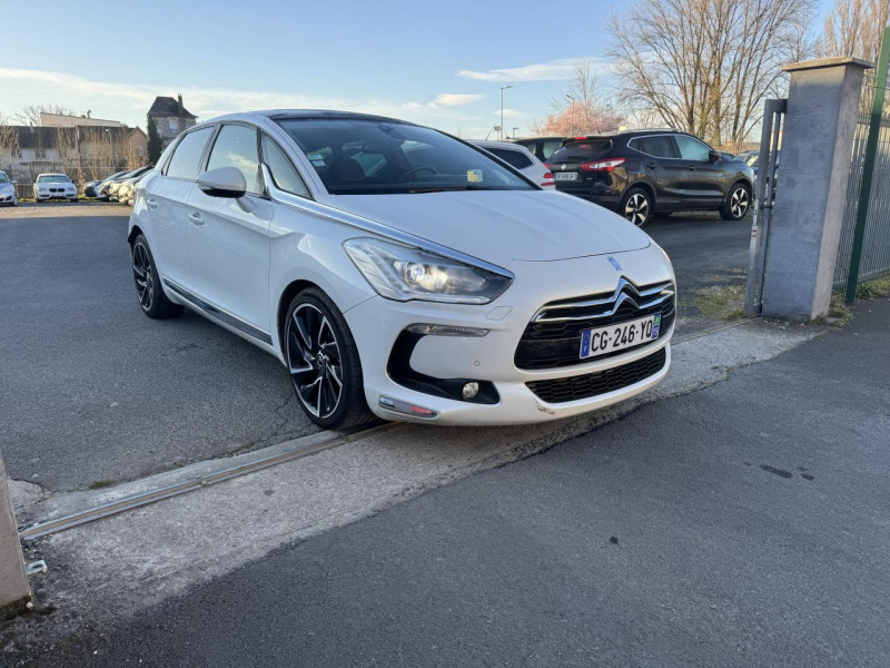 Photo 7 de l'offre de DS DS 5 2.0 HDI FAP - 160 SPORT CHIC GPS   CLIM   TOIT PANORAMIQUE à 7990€ chez Triplo auto