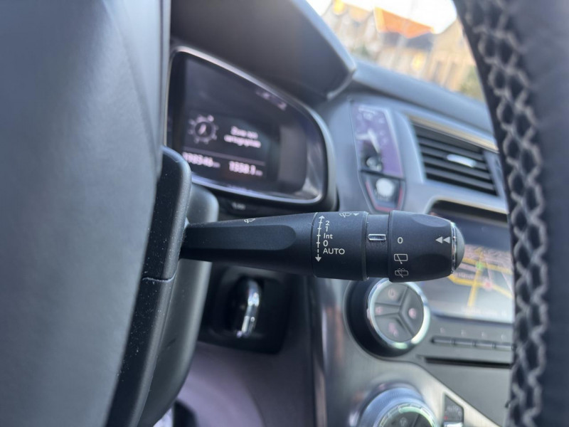 Photo 33 de l'offre de DS DS 5 2.0 HDI FAP - 160 SPORT CHIC GPS   CLIM   TOIT PANORAMIQUE à 7990€ chez Triplo auto