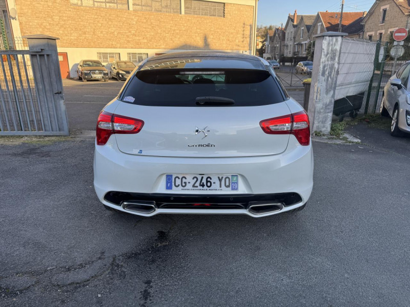 Photo 4 de l'offre de DS DS 5 2.0 HDI FAP - 160 SPORT CHIC GPS   CLIM   TOIT PANORAMIQUE à 7990€ chez Triplo auto