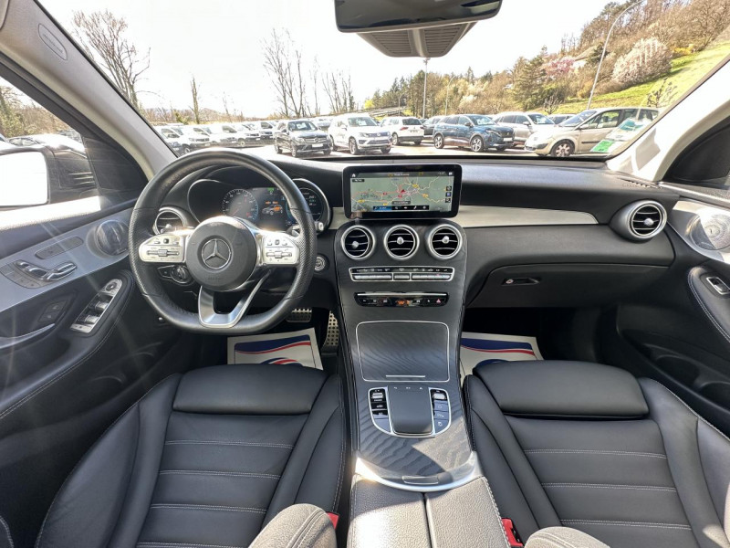 Photo 18 de l'offre de MERCEDES-BENZ GLC 300 E   HYBRID EQ POWER - BVA 9G-TRONIC  - AMG LINE 4-MATIC - GPS   TOIT OUVRANT   CAMERA AR   V à 40990€ chez Triplo auto