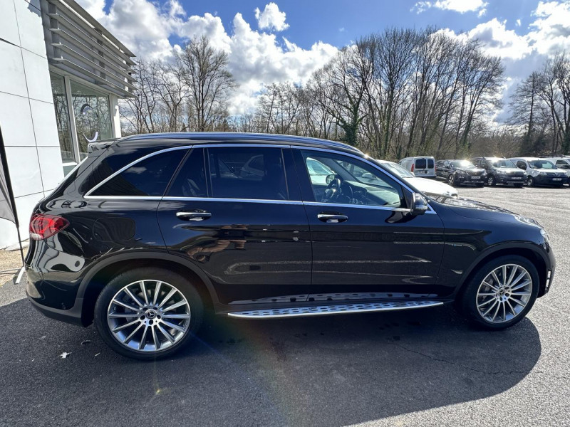 Photo 8 de l'offre de MERCEDES-BENZ GLC 300 E   HYBRID EQ POWER - BVA 9G-TRONIC  - AMG LINE 4-MATIC - GPS   TOIT OUVRANT   CAMERA AR   V à 40990€ chez Triplo auto