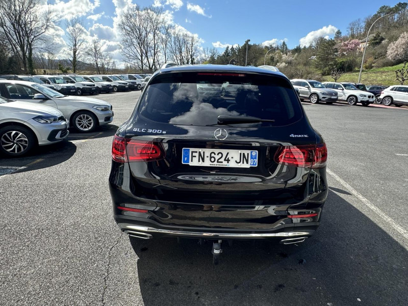 Photo 6 de l'offre de MERCEDES-BENZ GLC 300 E   HYBRID EQ POWER - BVA 9G-TRONIC  - AMG LINE 4-MATIC - GPS   TOIT OUVRANT   CAMERA AR   V à 40990€ chez Triplo auto