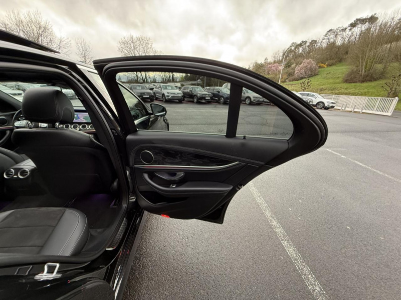 Photo 32 de l'offre de MERCEDES-BENZ CLASSE E E 220 D - BVA AMG LINE GPS   CAMERA AR   TOIT OUVRANT  à 34990€ chez Triplo auto