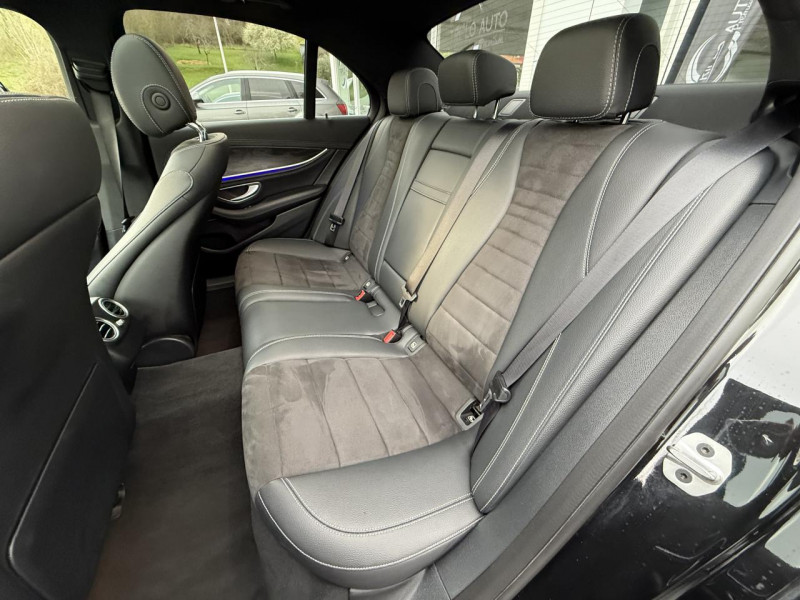 Photo 11 de l'offre de MERCEDES-BENZ CLASSE E E 220 D - BVA AMG LINE GPS   CAMERA AR   TOIT OUVRANT  à 34990€ chez Triplo auto