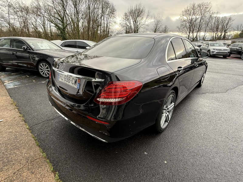 Photo 7 de l'offre de MERCEDES-BENZ CLASSE E E 220 D - BVA AMG LINE GPS   CAMERA AR   TOIT OUVRANT  à 34990€ chez Triplo auto