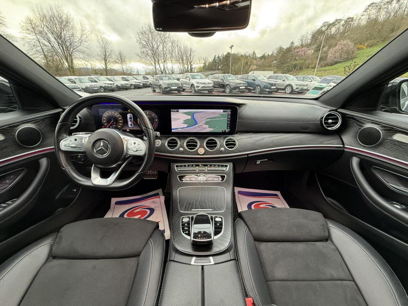 Photo 16 de l'offre de MERCEDES-BENZ CLASSE E E 220 D - BVA AMG LINE GPS   CAMERA AR   TOIT OUVRANT  à 34990€ chez Triplo auto