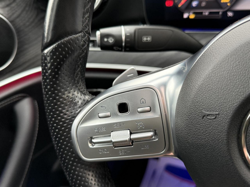 Photo 25 de l'offre de MERCEDES-BENZ CLASSE E E 220 D - BVA AMG LINE GPS   CAMERA AR   TOIT OUVRANT  à 34990€ chez Triplo auto