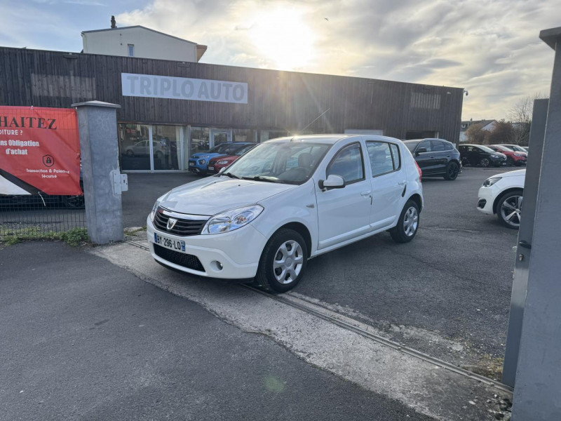 Dacia SANDERO 1.5 DCI FAP - 90 BLACK LINE CLIM   ATTELAGE DIESEL BLANC Occasion à vendre