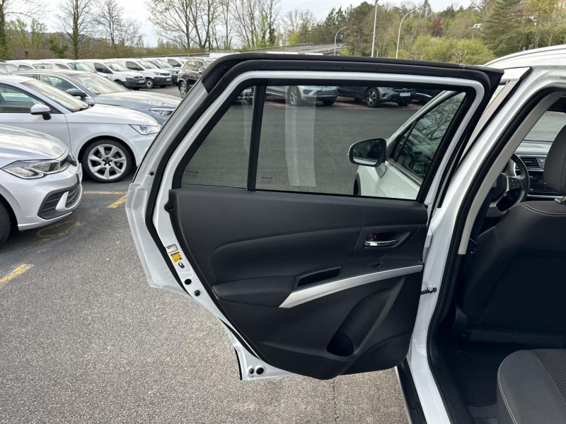 Photo 31 de l'offre de SUZUKI SX4 S-CROSS S-CROSS 1.4 BOOSTERJET   HYBRID SHVS ALLGRIP PRIVILèGE CARPLAY   CAMERA AR  à 19990€ chez Triplo auto