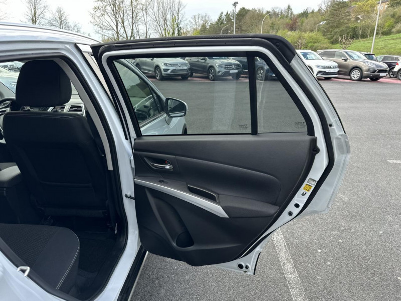 Photo 32 de l'offre de SUZUKI SX4 S-CROSS S-CROSS 1.4 BOOSTERJET   HYBRID SHVS ALLGRIP PRIVILèGE CARPLAY   CAMERA AR  à 19990€ chez Triplo auto