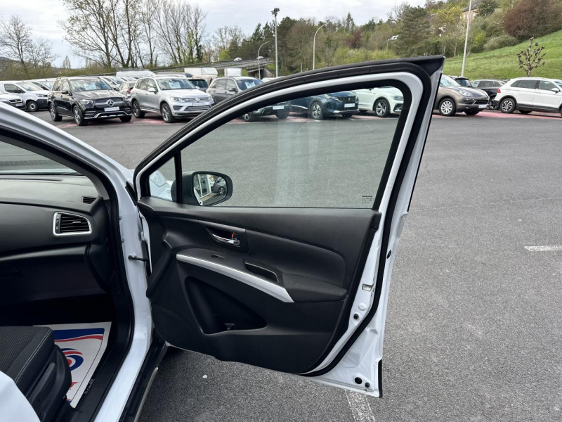 Photo 33 de l'offre de SUZUKI SX4 S-CROSS S-CROSS 1.4 BOOSTERJET   HYBRID SHVS ALLGRIP PRIVILèGE CARPLAY   CAMERA AR  à 19990€ chez Triplo auto