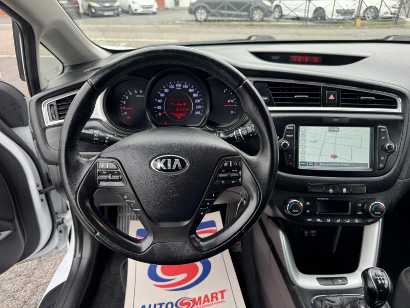 Photo 23 de l'offre de KIA CEE D PRO CEED 1.6 CRDI - 136 S&S GPS   CAMERA AR à 9490€ chez Triplo auto
