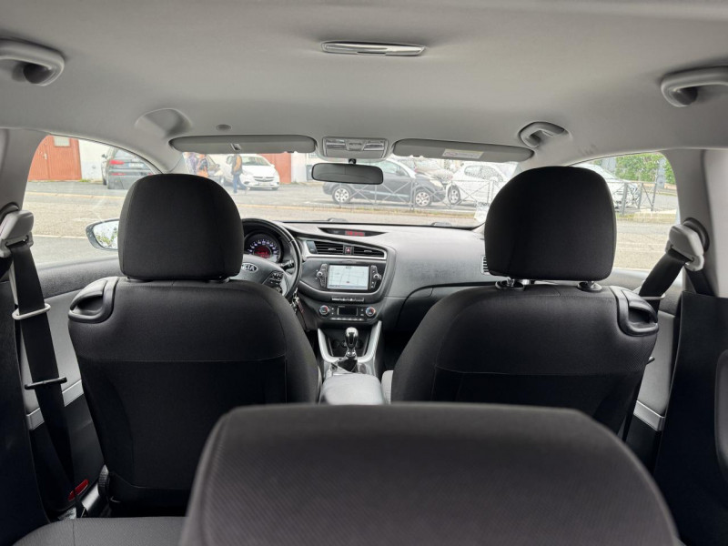 Photo 11 de l'offre de KIA CEE D PRO CEED 1.6 CRDI - 136 S&S GPS   CAMERA AR à 9490€ chez Triplo auto
