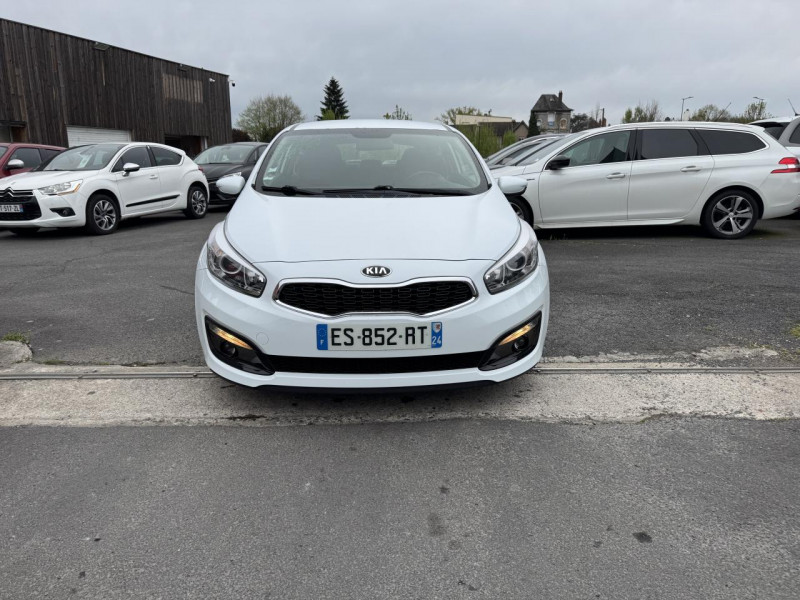 Photo 8 de l'offre de KIA CEE D PRO CEED 1.6 CRDI - 136 S&S GPS   CAMERA AR à 9490€ chez Triplo auto