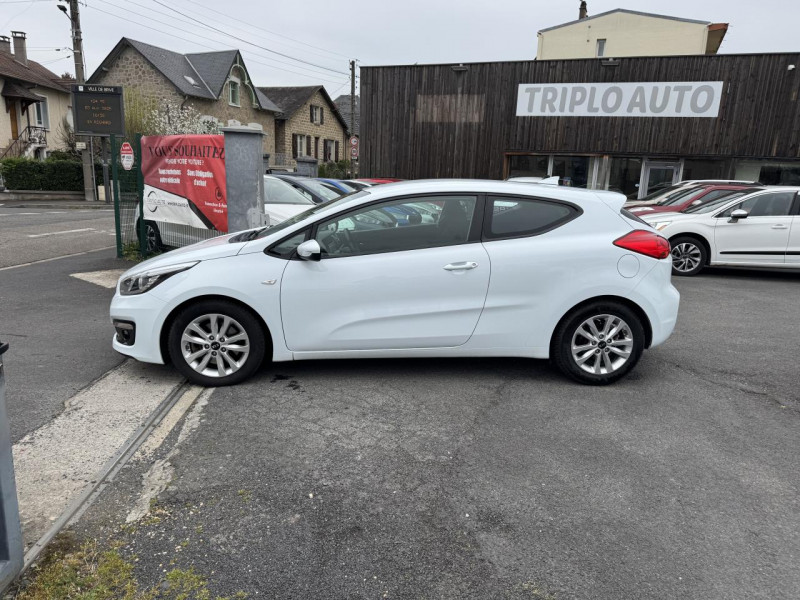 Photo 2 de l'offre de KIA CEE D PRO CEED 1.6 CRDI - 136 S&S GPS   CAMERA AR à 9490€ chez Triplo auto