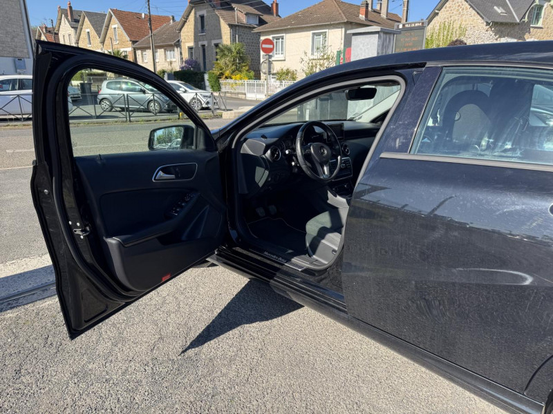Photo 22 de l'offre de MERCEDES-BENZ CLASSE A 160 CDI FAP - BM 176 INTUITION   CLIM à 11490€ chez Triplo auto