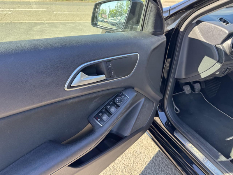Photo 23 de l'offre de MERCEDES-BENZ CLASSE A 160 CDI FAP - BM 176 INTUITION   CLIM à 11490€ chez Triplo auto