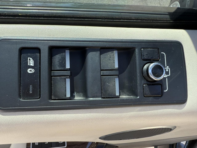 Photo 29 de l'offre de LAND-ROVER RANGE ROVER SPORT 3.0 SD V6 - BVA - TOIT OUVRANT   GPS   CAMERA AR à 22990€ chez Triplo auto