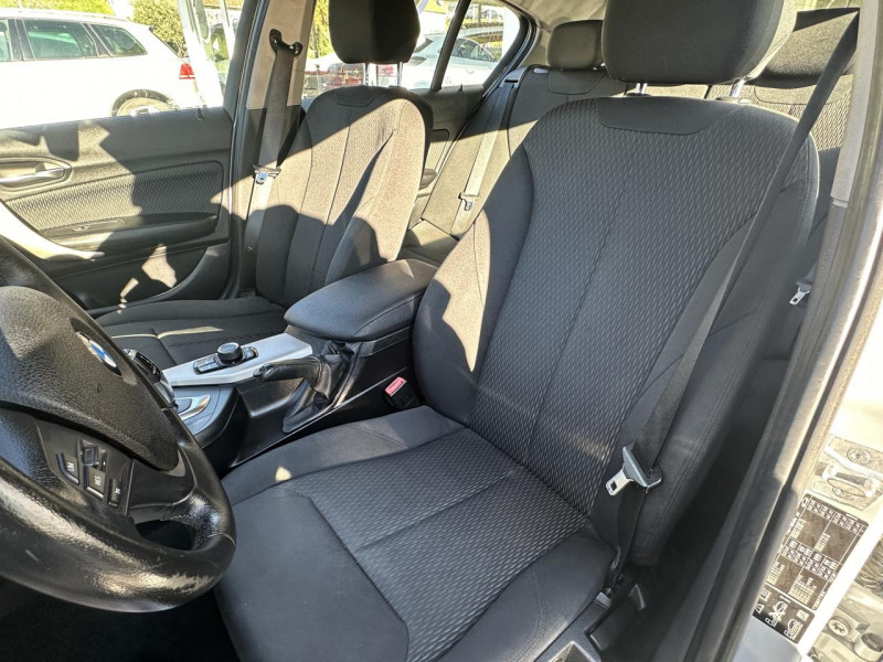 Photo 10 de l'offre de BMW SERIE 1 120D XDRIVE - BVA  URBANCHIC CLIM   RADAR AR à 16490€ chez Triplo auto