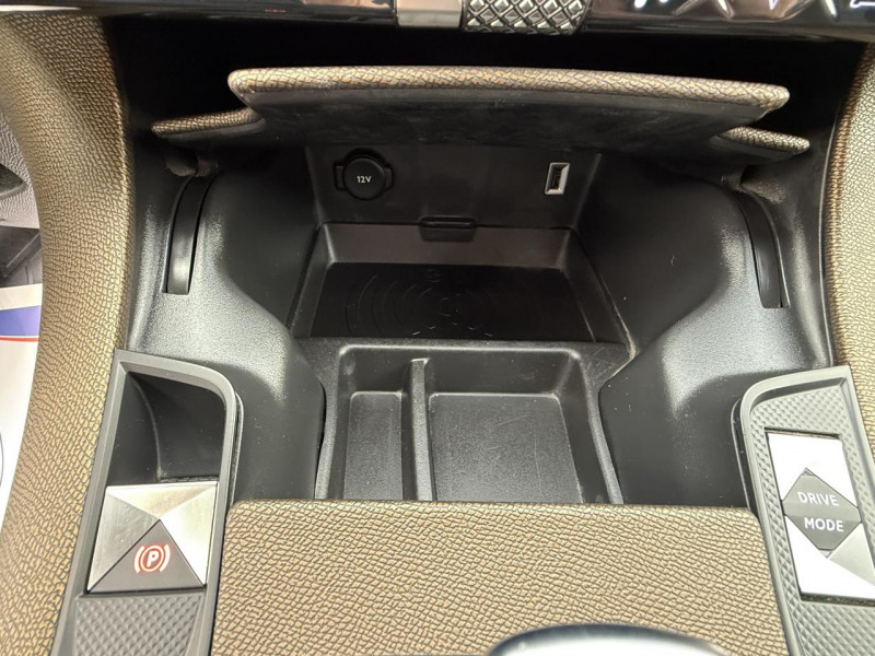Photo 27 de l'offre de DS DS 7 CROSSBACK DS7 CROSSBACK E-TENSE - 300 - 4X4  SO CHIC GPS   CAMERA AR   CARPLAY à 22990€ chez Triplo auto