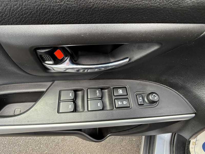Photo 31 de l'offre de SUZUKI SX4 S-CROSS S-CROSS 1.4 BOOSTERJET ALLGRIP - BVA S-CROSS STYLE GPS   CAMERA AR   TOIT OUVRANT à 12990€ chez Triplo auto