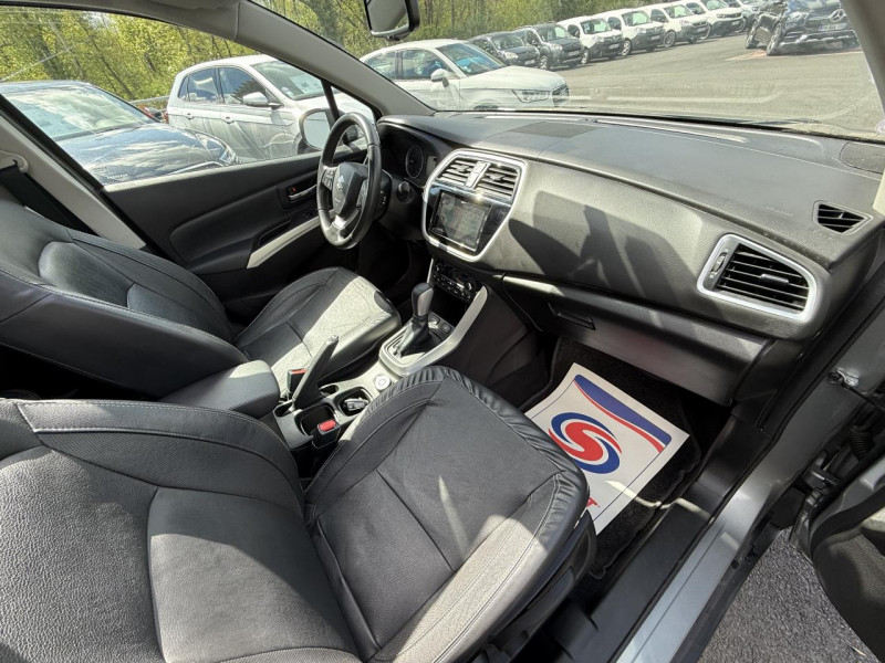 Photo 14 de l'offre de SUZUKI SX4 S-CROSS S-CROSS 1.4 BOOSTERJET ALLGRIP - BVA S-CROSS STYLE GPS   CAMERA AR   TOIT OUVRANT à 12990€ chez Triplo auto