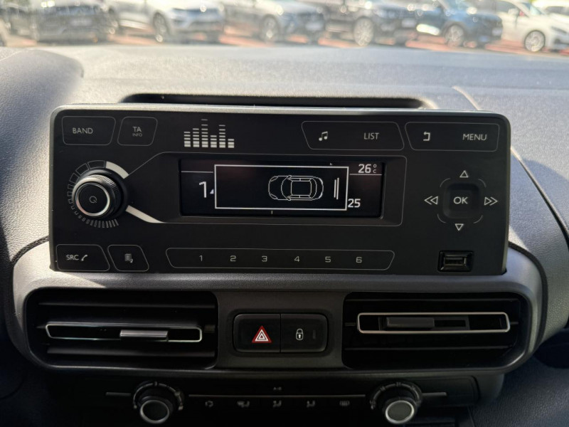 Photo 20 de l'offre de CITROEN BERLINGO 1.5 BLUEHDI - 100 7PL  XL LIVE   RADAR AR   CLIM à 19490€ chez Triplo auto