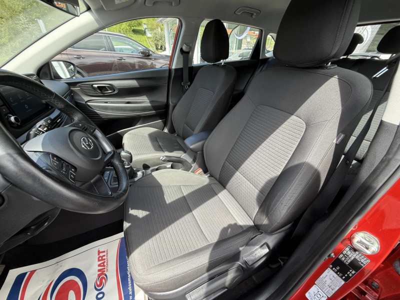 Photo 10 de l'offre de HYUNDAI I20  1.0 T-GDI HYBRID 48 V - 100 INTUITIVE CARPLAY   CAMERA AR   CLIM à 15990€ chez Triplo auto