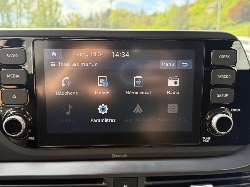 Photo 19 de l'offre de HYUNDAI I20  1.0 T-GDI HYBRID 48 V - 100 INTUITIVE CARPLAY   CAMERA AR   CLIM à 15990€ chez Triplo auto