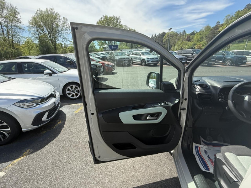 Photo 26 de l'offre de CITROEN BERLINGO 1.5 BLUEHDI - 100 7PL  XL LIVE   RADAR AR   CLIM à 19490€ chez Triplo auto