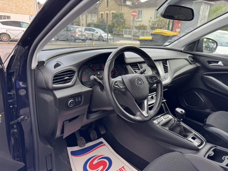 Photo 23 de l'offre de OPEL GRANDLAND X 1.2 TURBO - 130 S&S DESIGN LINE GPS   CAMERA AR à 14990€ chez Triplo auto