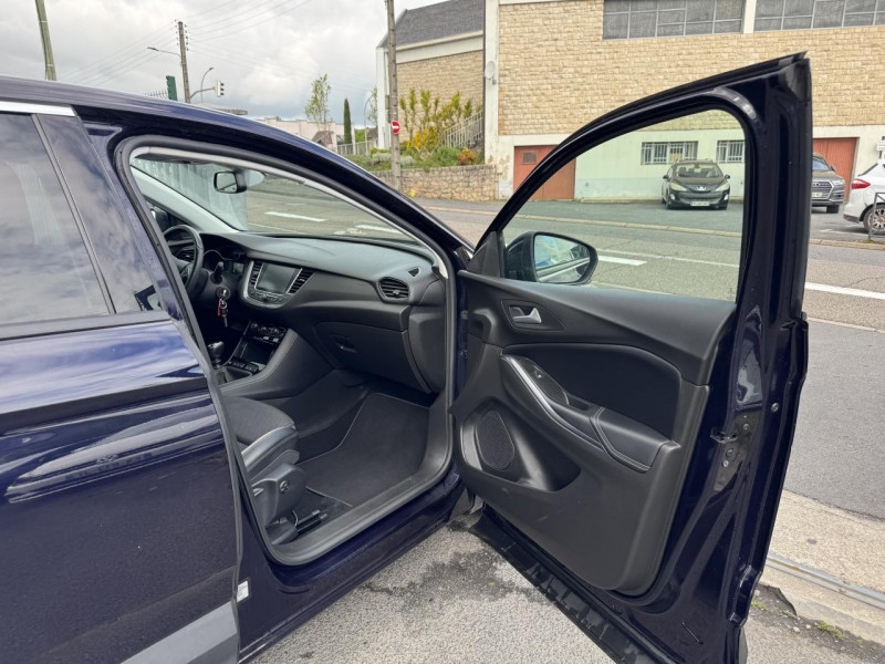 Photo 15 de l'offre de OPEL GRANDLAND X 1.2 TURBO - 130 S&S DESIGN LINE GPS   CAMERA AR à 14990€ chez Triplo auto