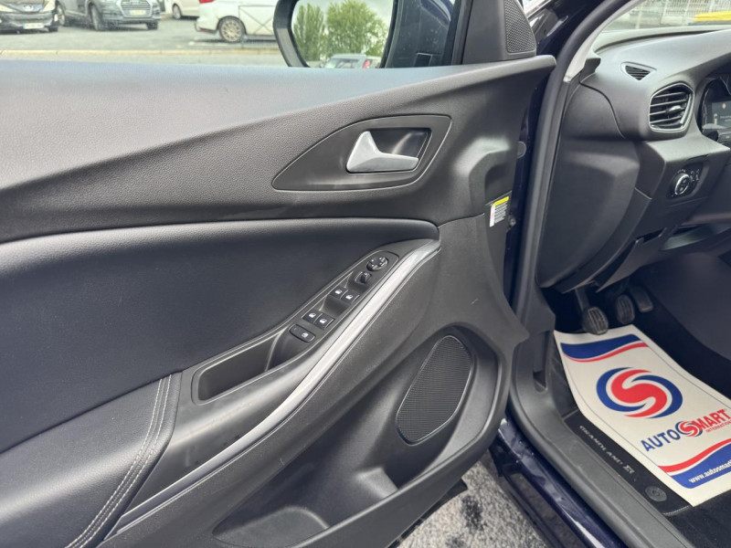 Photo 22 de l'offre de OPEL GRANDLAND X 1.2 TURBO - 130 S&S DESIGN LINE GPS   CAMERA AR à 14990€ chez Triplo auto