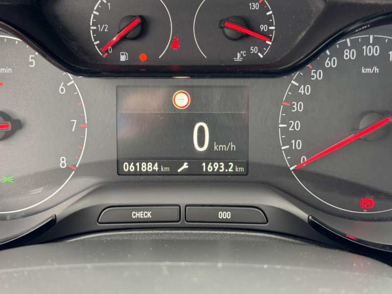 Photo 31 de l'offre de OPEL GRANDLAND X 1.2 TURBO - 130 S&S DESIGN LINE GPS   CAMERA AR à 14990€ chez Triplo auto
