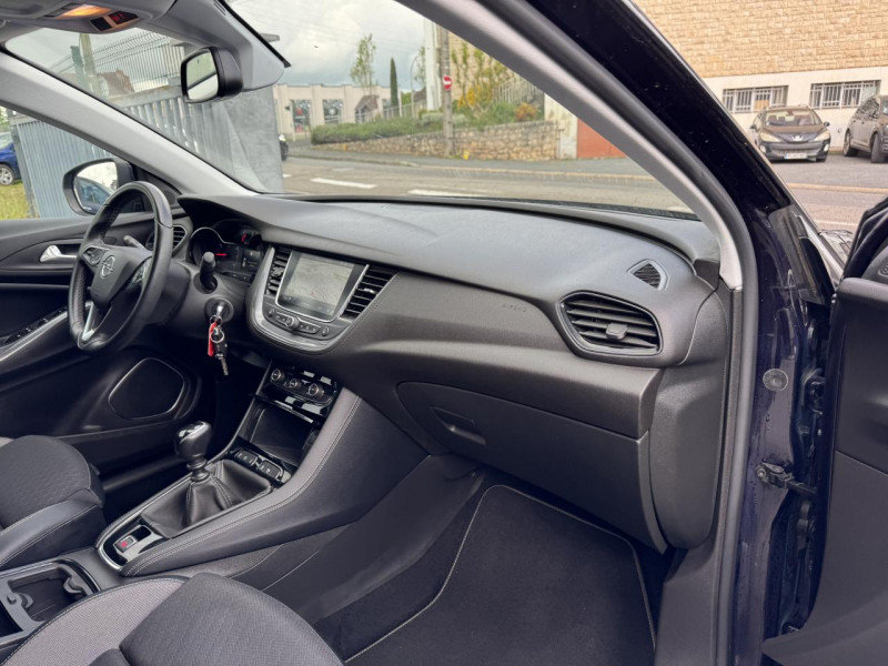 Photo 17 de l'offre de OPEL GRANDLAND X 1.2 TURBO - 130 S&S DESIGN LINE GPS   CAMERA AR à 14990€ chez Triplo auto