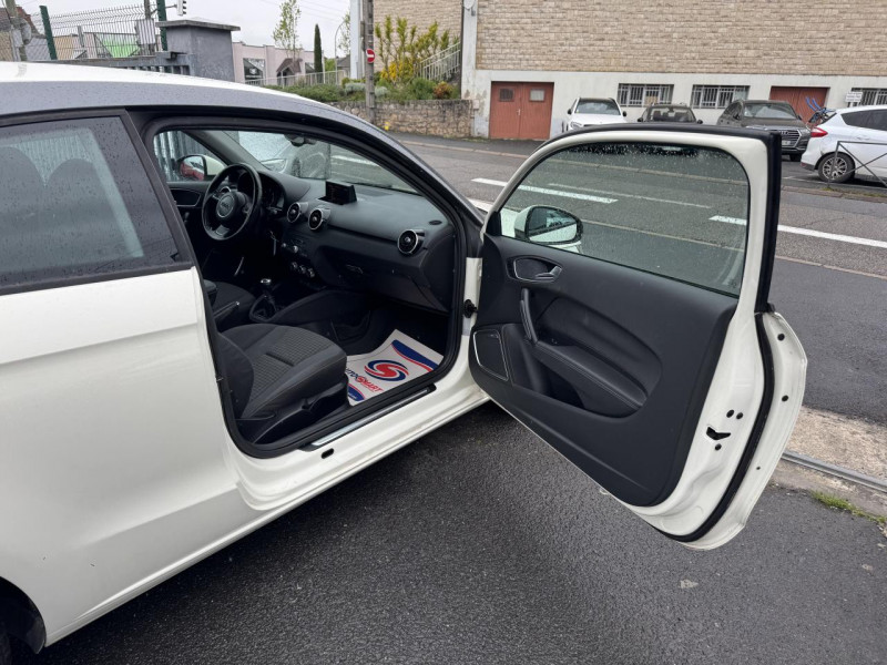 Photo 12 de l'offre de AUDI A1 1.6 TDI DPF 105 - S&S AMBITION CLIM   RADAR AR à 7490€ chez Triplo auto