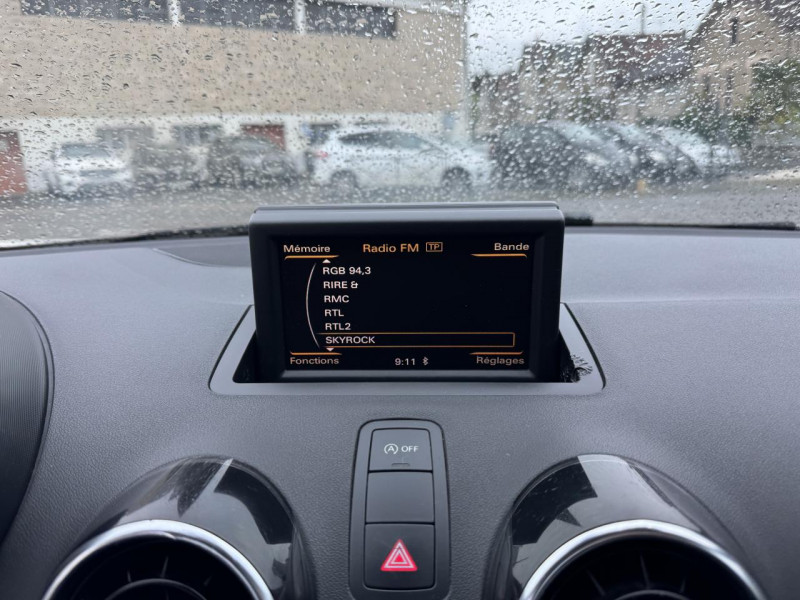 Photo 25 de l'offre de AUDI A1 1.6 TDI DPF 105 - S&S AMBITION CLIM   RADAR AR à 7490€ chez Triplo auto