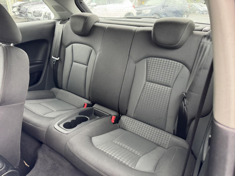 Photo 21 de l'offre de AUDI A1 1.6 TDI DPF 105 - S&S AMBITION CLIM   RADAR AR à 7490€ chez Triplo auto