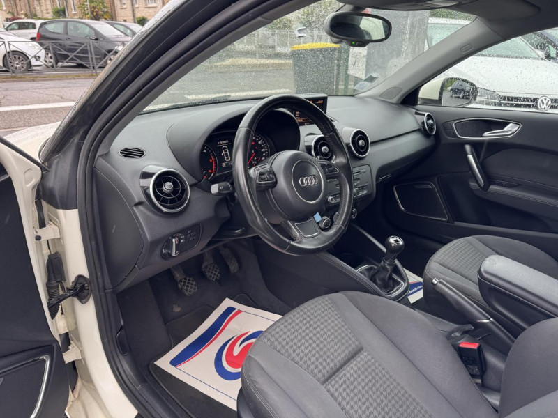Photo 19 de l'offre de AUDI A1 1.6 TDI DPF 105 - S&S AMBITION CLIM   RADAR AR à 7490€ chez Triplo auto