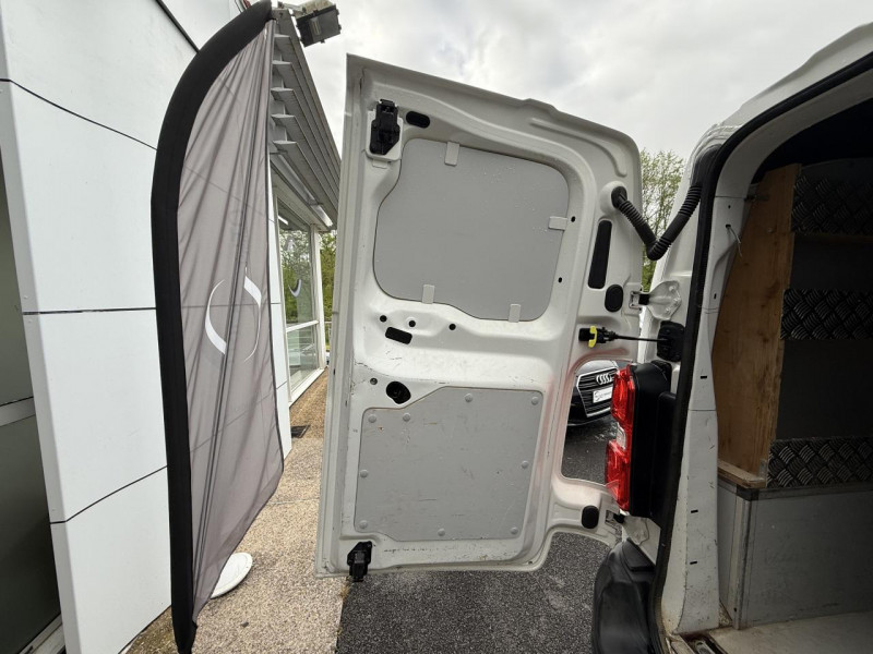 Photo 26 de l'offre de CITROEN JUMPY XS 2.0 BLUEHDI - 180 BVA - TVA RECUPERABLE   GPS   CAMERA AR   ATTELAGE   CARPLAY à 23990€ chez Triplo auto