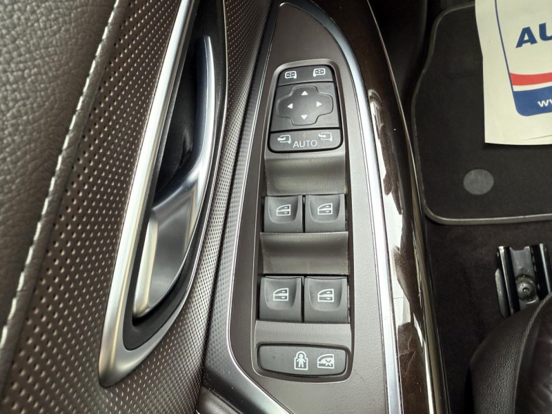 Photo 29 de l'offre de RENAULT ESPACE 1.6 ENERGY DCI - 160 BVA - INITIALE PARIS - ATTELAGE   GPS   TOIT OUVRANT   CAMERA AR à 18990€ chez Triplo auto