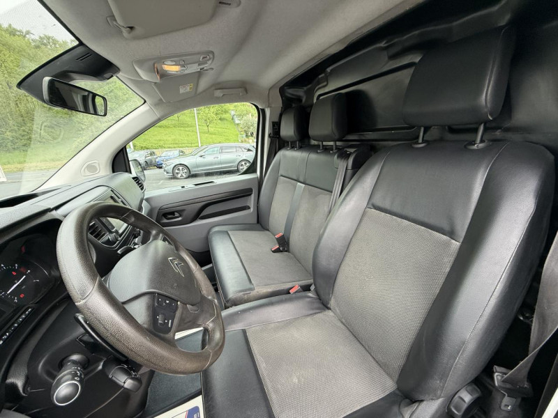 Photo 10 de l'offre de CITROEN JUMPY XS 2.0 BLUEHDI - 180 BVA - TVA RECUPERABLE   GPS   CAMERA AR   ATTELAGE   CARPLAY à 23990€ chez Triplo auto