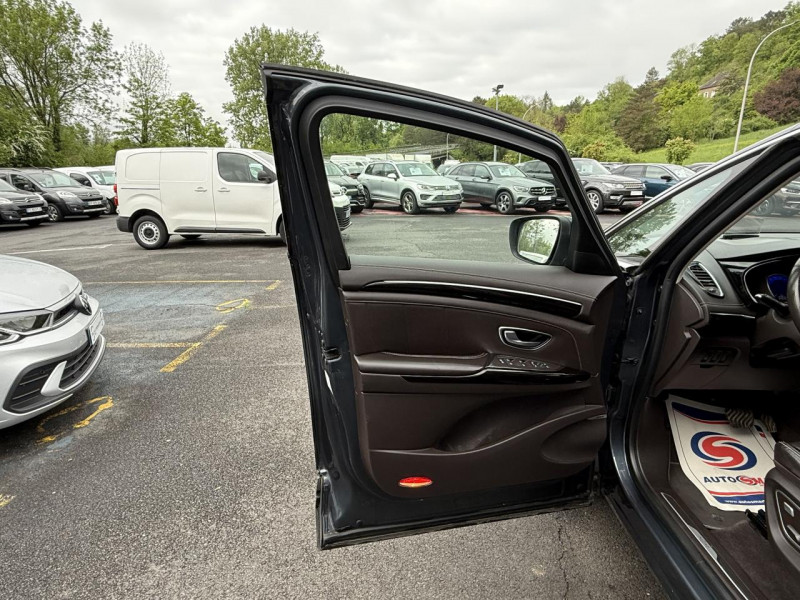 Photo 30 de l'offre de RENAULT ESPACE 1.6 ENERGY DCI - 160 BVA - INITIALE PARIS - ATTELAGE   GPS   TOIT OUVRANT   CAMERA AR à 18990€ chez Triplo auto