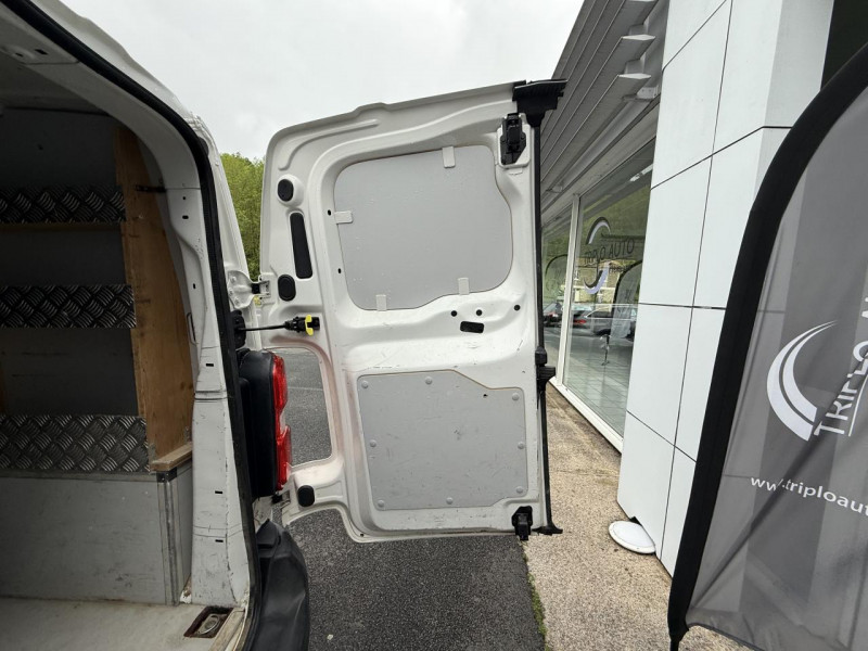 Photo 27 de l'offre de CITROEN JUMPY XS 2.0 BLUEHDI - 180 BVA - TVA RECUPERABLE   GPS   CAMERA AR   ATTELAGE   CARPLAY à 23990€ chez Triplo auto