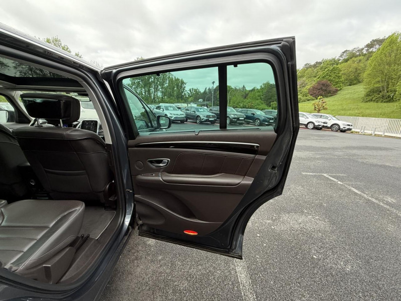 Photo 33 de l'offre de RENAULT ESPACE 1.6 ENERGY DCI - 160 BVA - INITIALE PARIS - ATTELAGE   GPS   TOIT OUVRANT   CAMERA AR à 18990€ chez Triplo auto