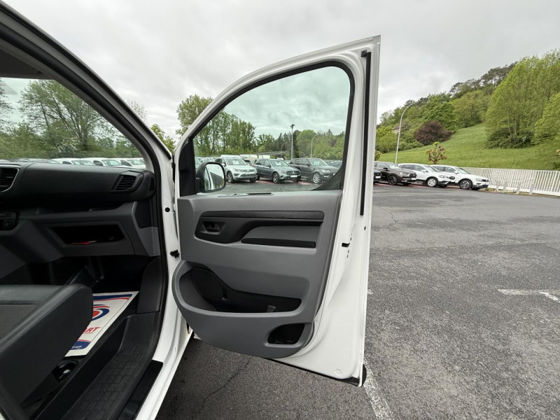 Photo 29 de l'offre de CITROEN JUMPY XS 2.0 BLUEHDI - 180 BVA - TVA RECUPERABLE   GPS   CAMERA AR   ATTELAGE   CARPLAY à 23990€ chez Triplo auto