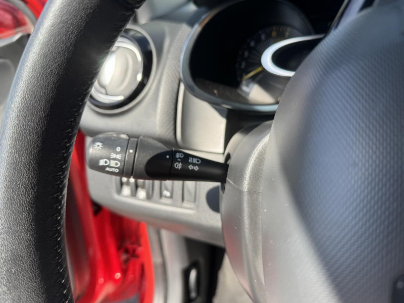 Photo 29 de l'offre de RENAULT CLIO 1.2 TCE - 120 BVA INTENS GPS   CLIM   RADAR AR à 9990€ chez Triplo auto