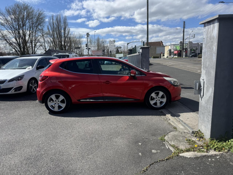 Photo 6 de l'offre de RENAULT CLIO 1.2 TCE - 120 BVA INTENS GPS   CLIM   RADAR AR à 9990€ chez Triplo auto
